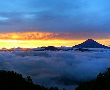 冬の七面山から望む御来光.JPG