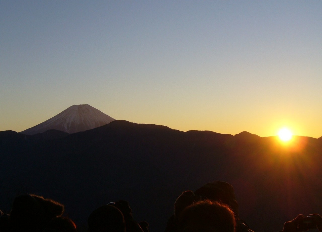 元旦　身延山山頂より望む初日の出と富士山.JPG